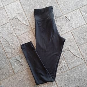 Black leggings EUC